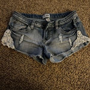 Mudd Jean shorts lace detailing size 7